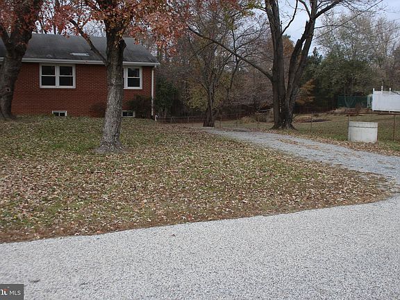 3rd image of 9568 Kline Dr