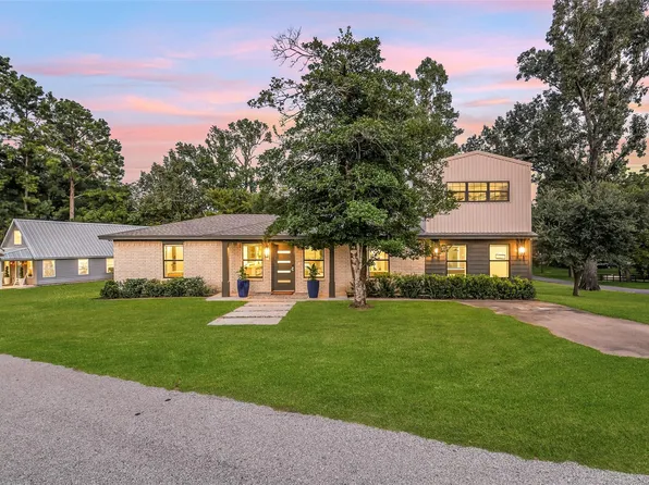 1410 Camilla Lake Rd, Coldspring, TX 77331