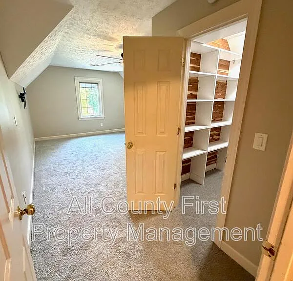 2438 Kings Arms Dr NE — Photo 18