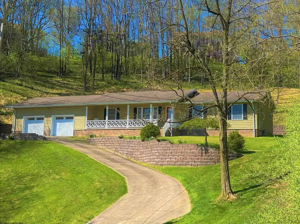 26 Woodbrook Ln, Bridgeport, WV 26330