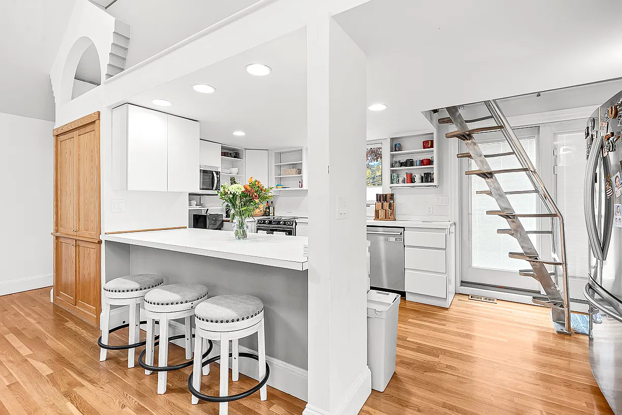 2 bed, 2.5 bath, 2173 sqft, $5,500 — Photo 4
