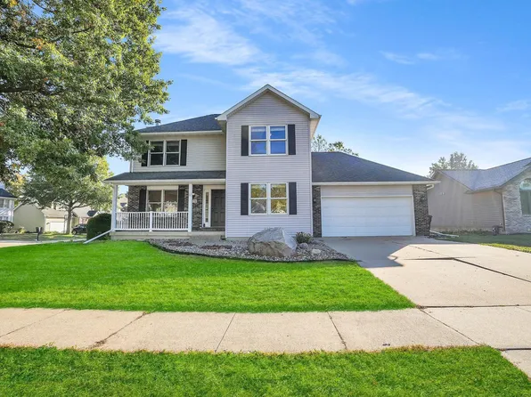 538 Fireside Dr, Cedar Falls, IA 50613