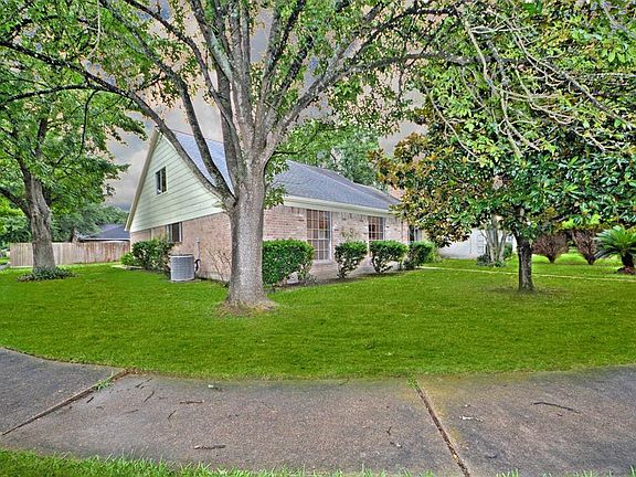 5th image of 22107 Coriander Dr