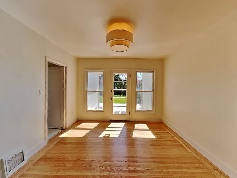 1866 Bidwell Way — Photo 9