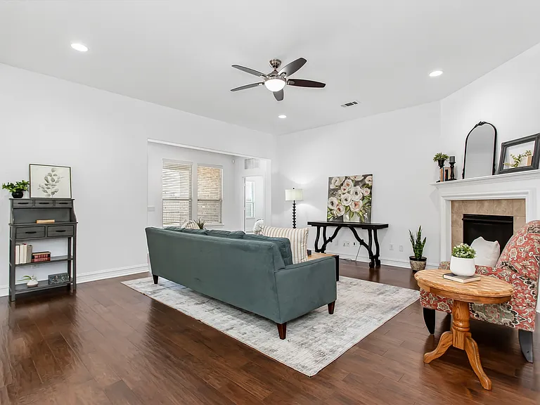 1034 Blanco Dr — Photo 9