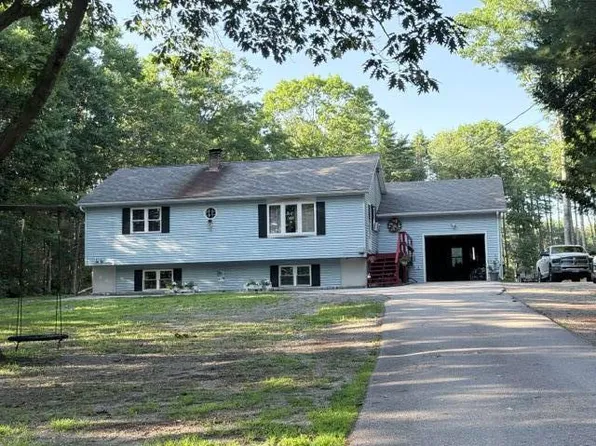 11 Scotts Lane, Bucksport, ME 04416