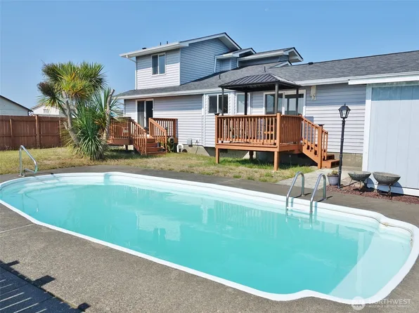 1102 Fairwood Drive SW, Ocean Shores, WA 98569