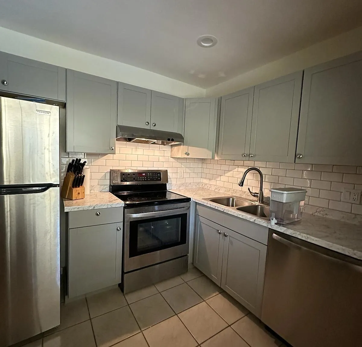 2 bed, 2.0 bath, 936 sqft, $2,000 — Photo 1