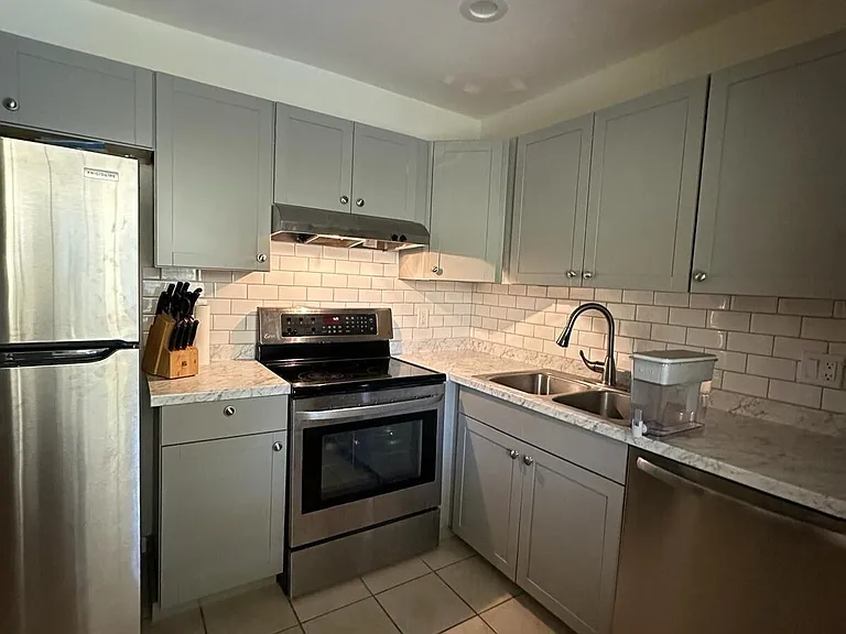 132 S Cypress Rd #523 — Photo 1