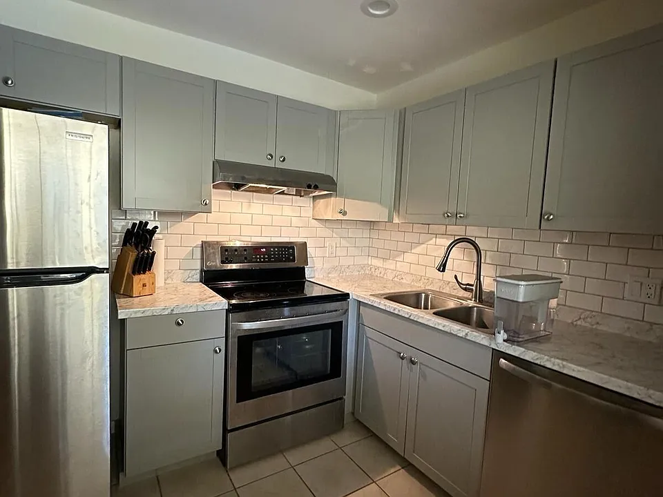132 S Cypress Rd #523