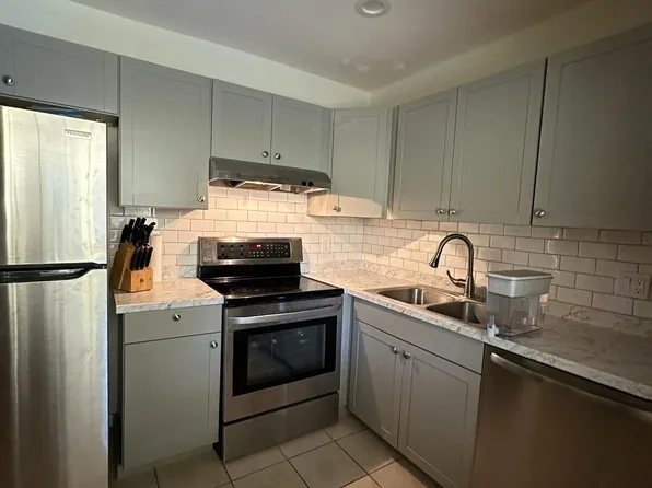 132 S Cypress Rd APT 523, Pompano Beach, FL 33060