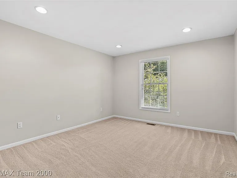 1248 Lasalle Rd — Photo 45