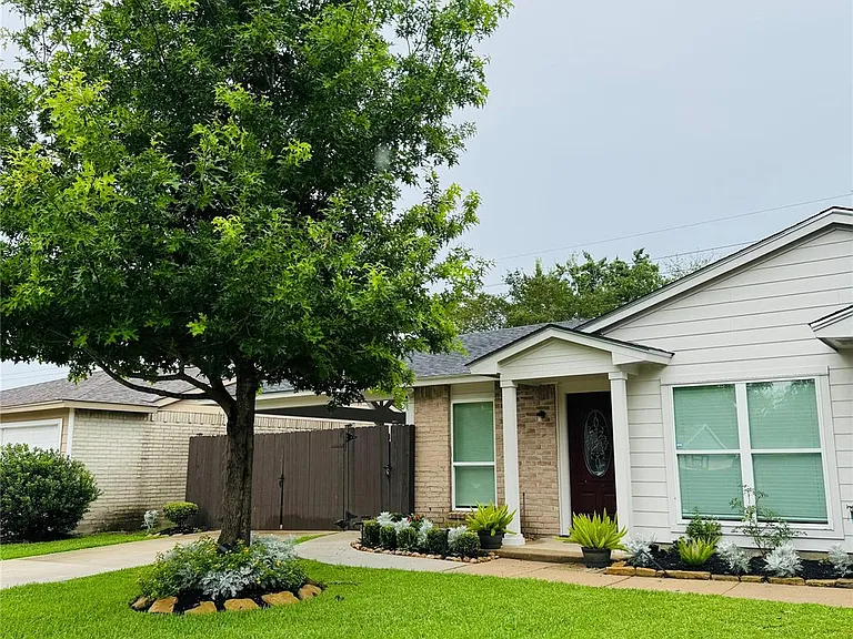 24131 Four Sixes Ln — Photo 4