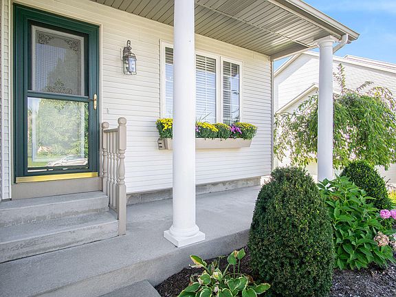 2nd image of 3583 Twin Oaks Ln