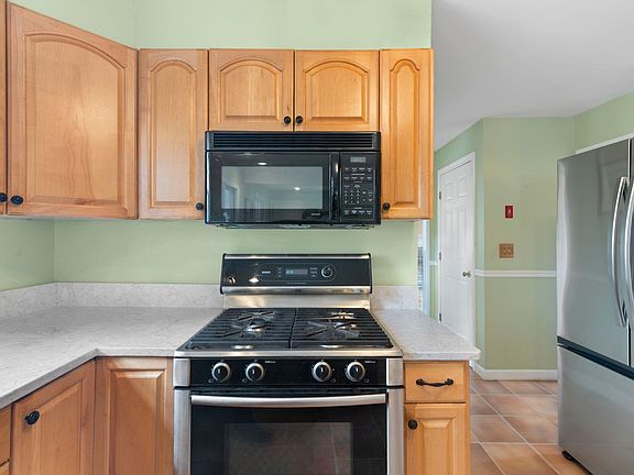 5th image of 143 Hillwinds Road