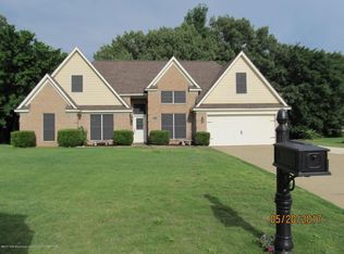 6096 Kingsview Dr, Horn Lake, MS 38637