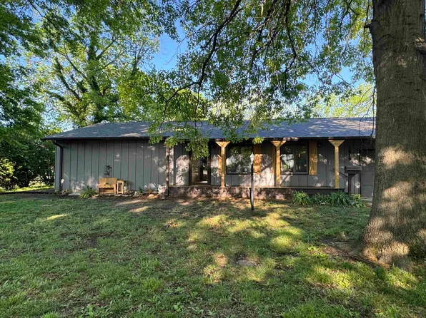 1319 Ritchie St, Winfield, KS 67156