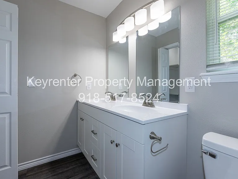 808 N Franklin Ave — Photo 23