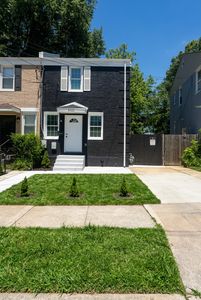 5420 B St SE, Washington, DC, 20019