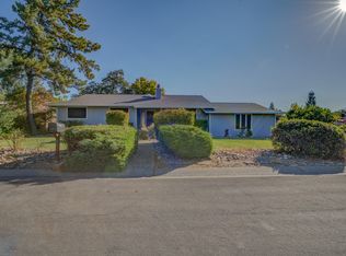 1885 Pineland Ct, Redding, CA 96002