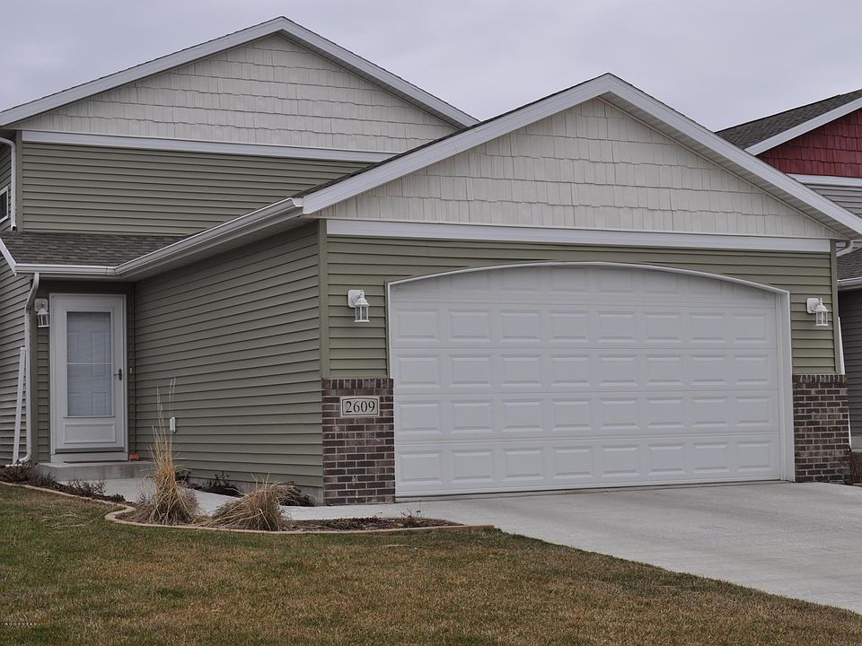 1st image of 441 Foxtail Dr