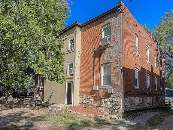3rd image of 1017 W 39th St