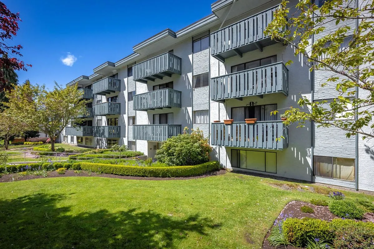 Terrace Green — Photo 1