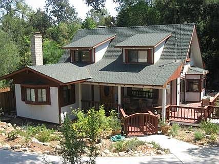 Country living under the oaks