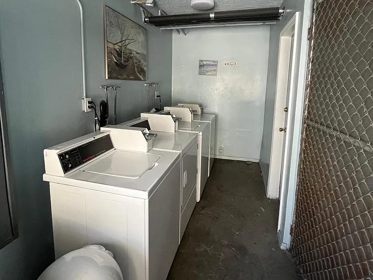 950 Magnolia Ave #25 — Photo 13
