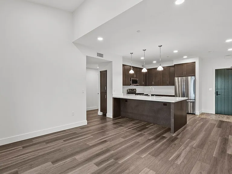 800 Santa Barbara St — Photo 16