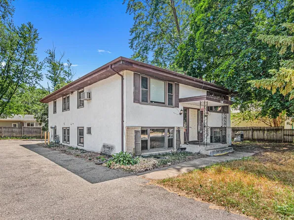 140 Mississippi Pl NE, Fridley, MN 55432