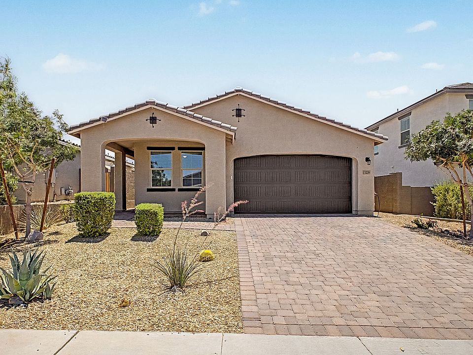 1st image of 17239 W Desert Sage Dr