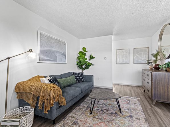 5579 S Windermere St APT 103