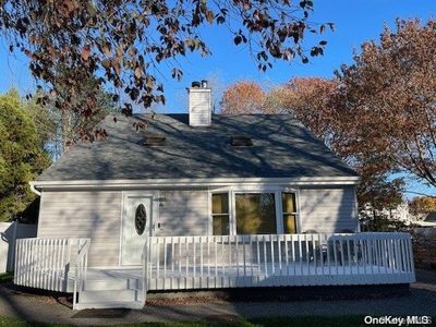 531 Amsterdam Avenue, East Patchogue, NY, 11772