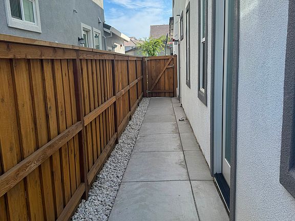 4th image of 3146 Garden Farms Ave #3146