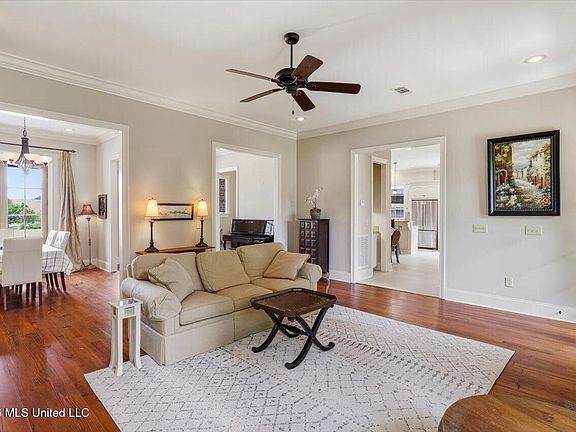 3rd image of 258 Brisage Blvd