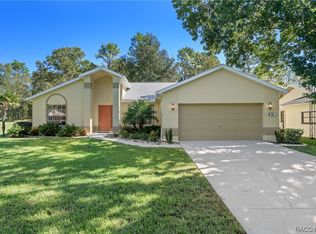 90 Oak Village Blvd, Homosassa, FL 34446