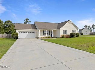 300 Rowland Ct, Richlands, NC 28574