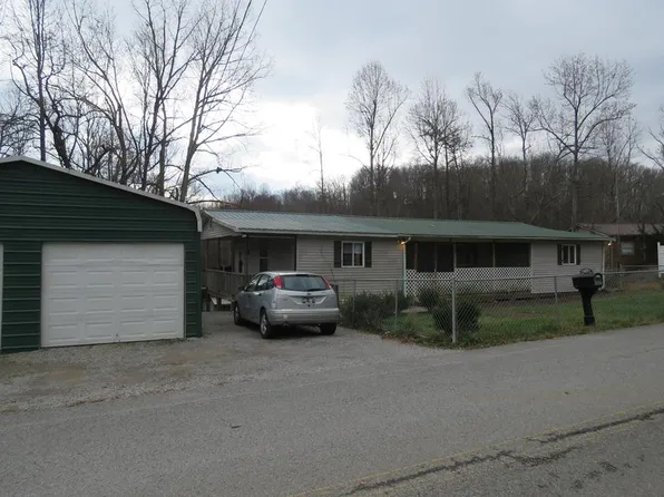 2783 Hillwood St, Monterey, TN 38574