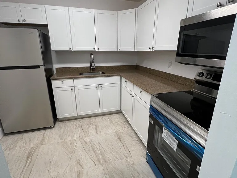 15225 NE 6th Ave #B309 — Photo 8