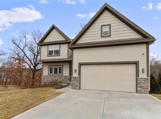 5009 NW Timberline Dr, Riverside, MO 64150