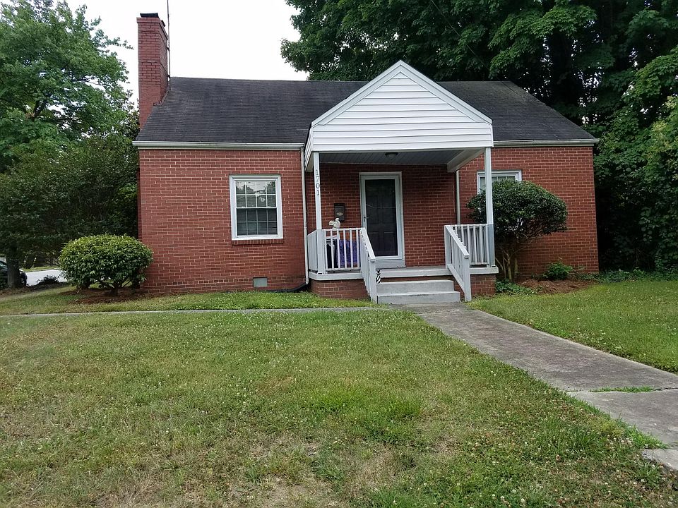 Live In College Hill Neighborhood