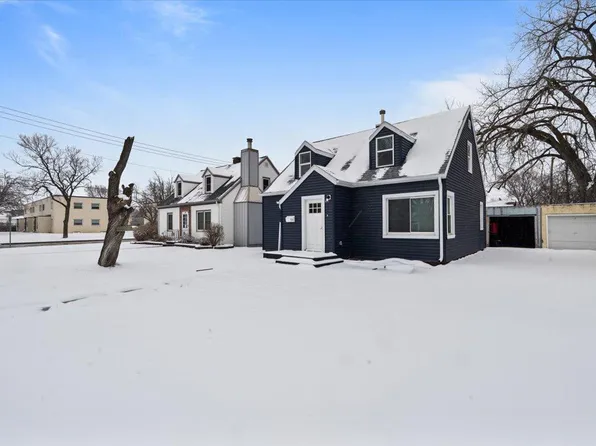 724 8th St N, Wahpeton, ND 58075