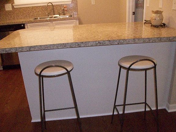 2nd image of 103 Sagebrush Dr