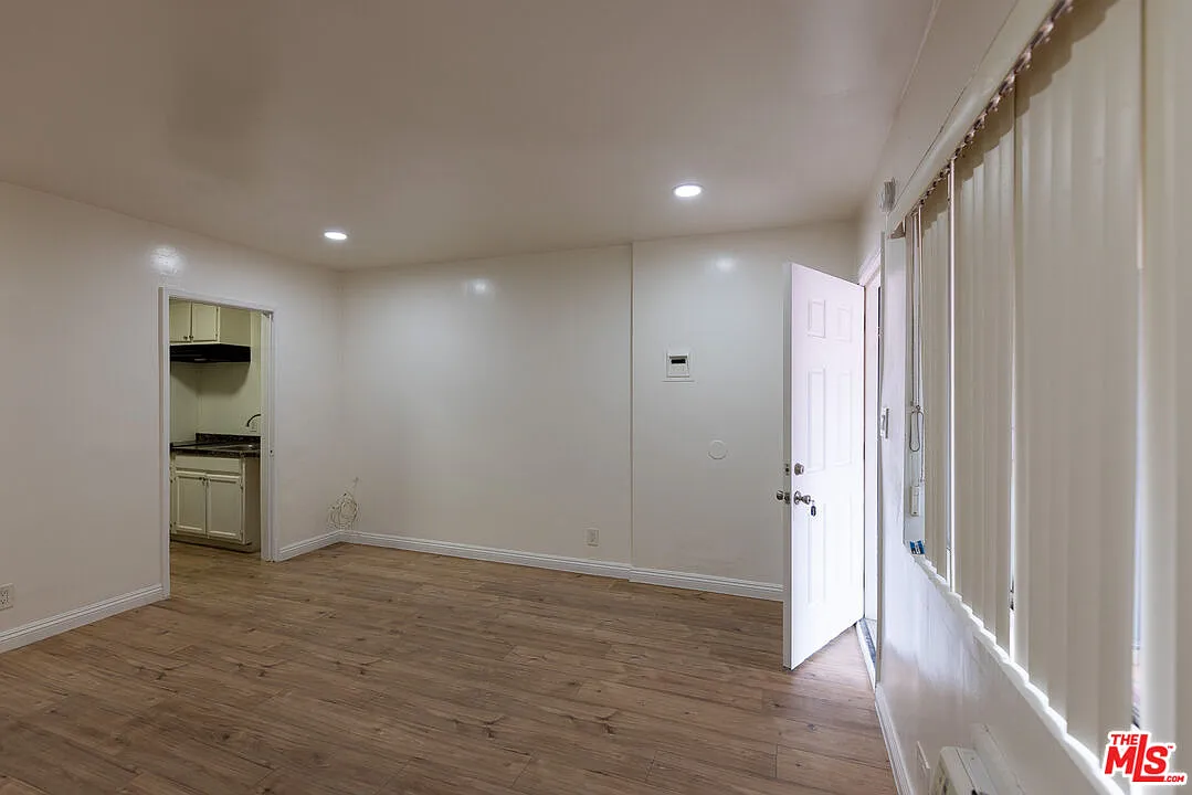 Studio, 1.0 bath, 400 sqft, $1,350 — Photo 1