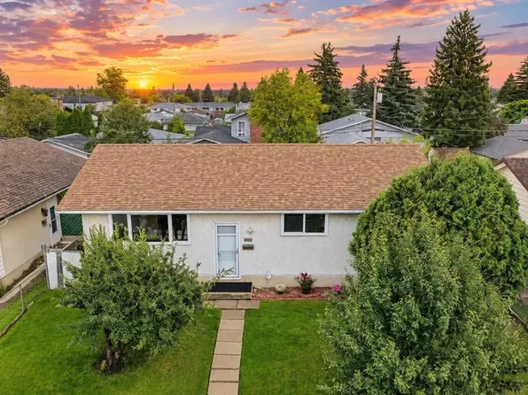 1012 W Raynard Cres SE, Calgary, AB T2A 1X9