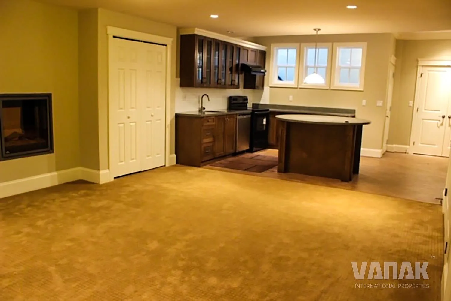 2 bed, 1885 sqft, $2,450 — Photo 2