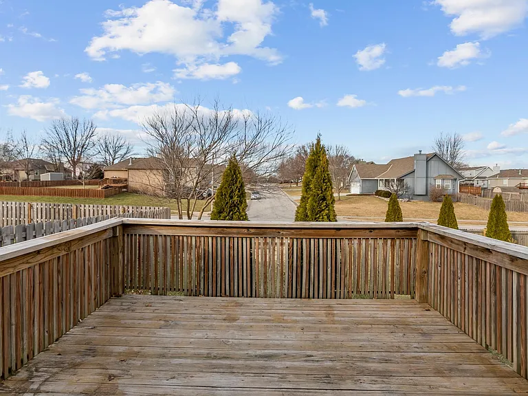 1600 NE Harvest Ln — Photo 35
