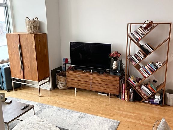 5th image of 4545 Center Blvd #20