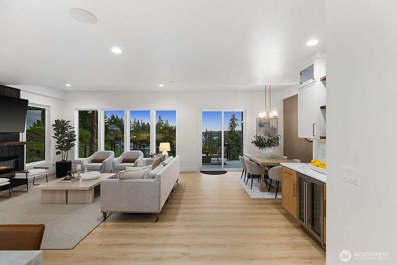 5th image of 10719 Lake View Drive